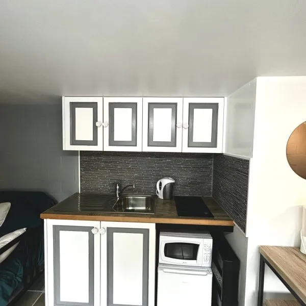 Espace-Cuisine-Studio-scaled-qdbi4crlzjz75lq9licojnk8500jdvb3tzz822yir4.jpg