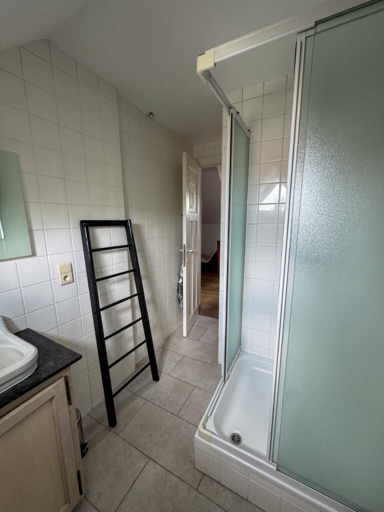 Salle de bain gite de groupe Groffliers