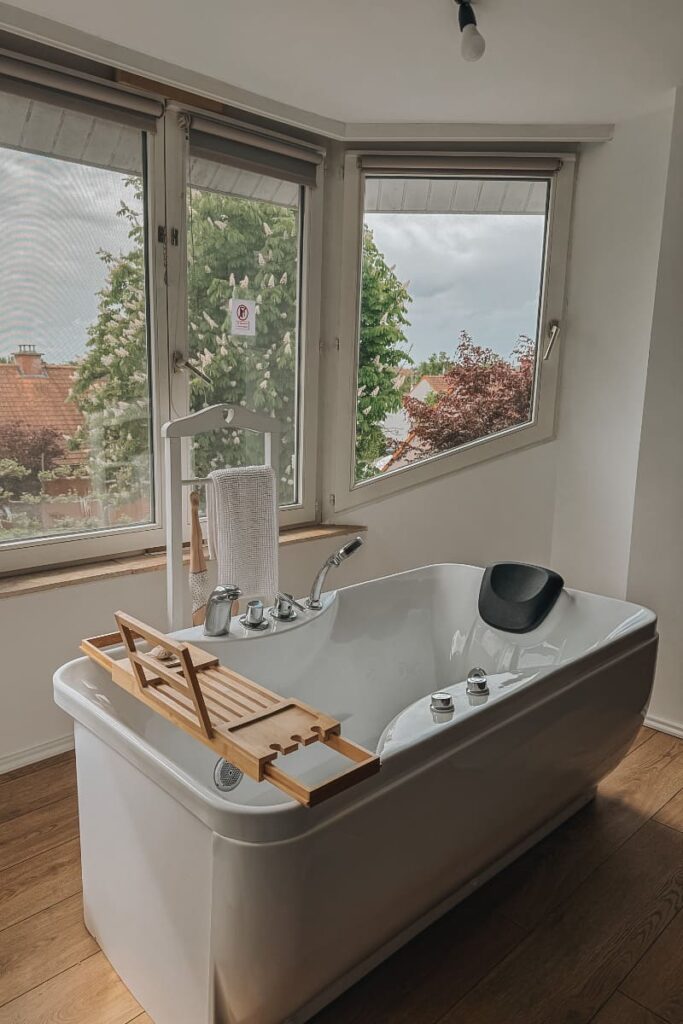 chambre-balneo-baignoire-ilot-manoir-fleuri-cote-opale