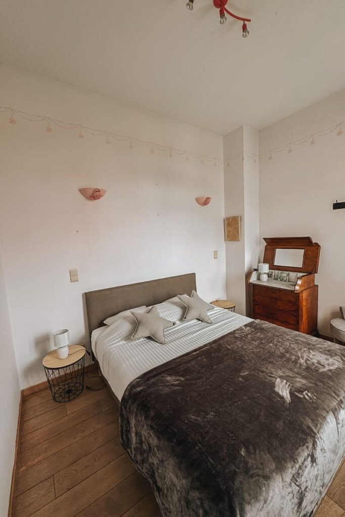 chambre-vintage-gite-groupe-manoir-fleuri-hauts-de-france