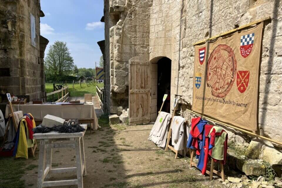Le Château d'Eaucourt-sur-Somme et sa tour médiévale, escape game en famille près de la Côte d'Opale